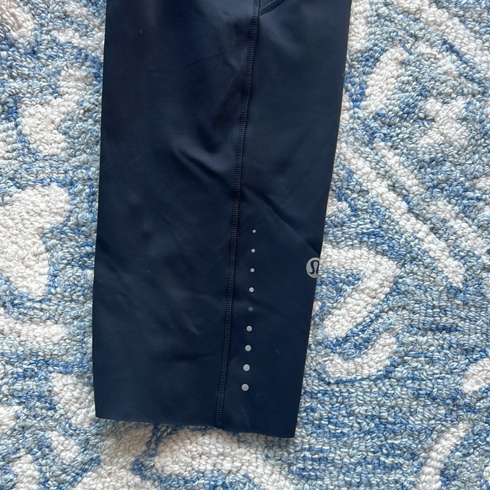 Lululemon Crop work out pants - Picture 2 of 6